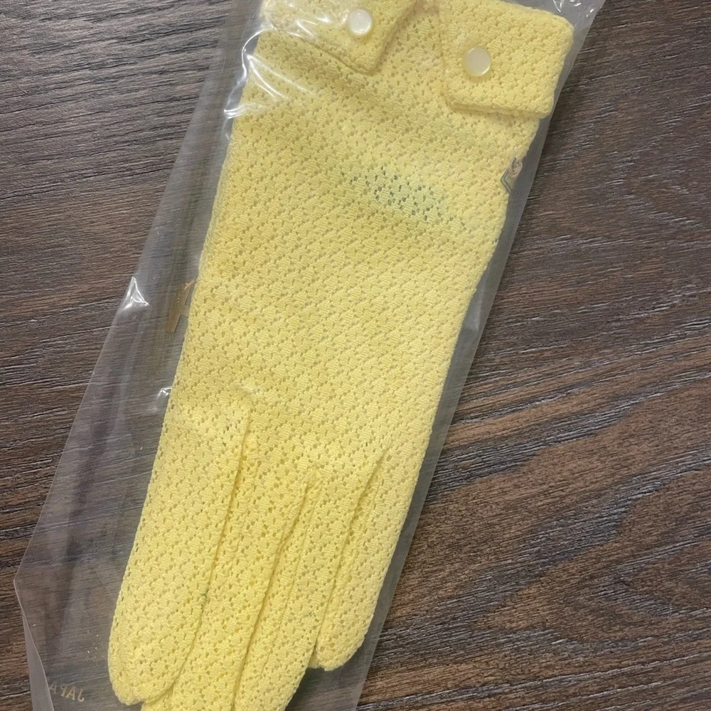 Mid-Century Yellow Eyelet 'Tea Gloves'